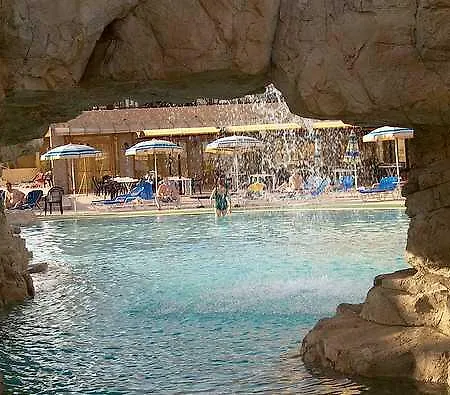 Beau Rivage Отель Ларнака